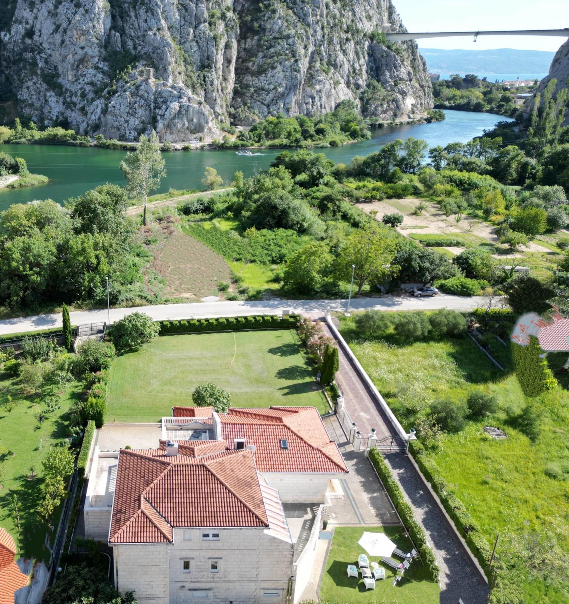 Apartment Emmi Omiš Exterior foto